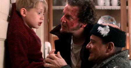 Zaskakujące kulisy "Kevina samego w domu". Macaulay Culkin do dziś ma bliznę