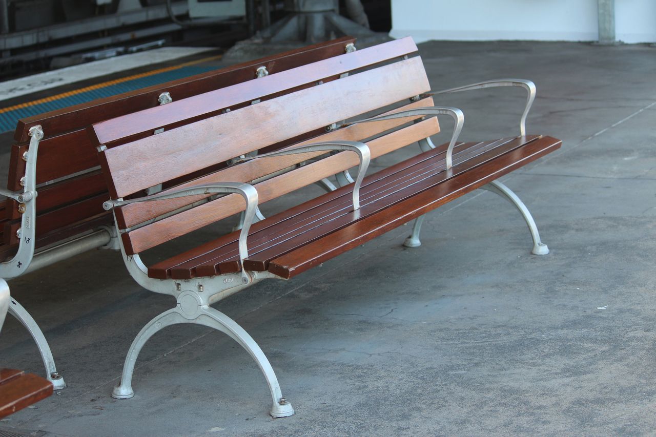 It's difficult to lie down on such benches (illustrative photo).