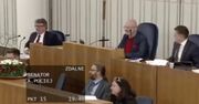Niecodzienny incydent podczas obrad Senatu. "Tato, wołają cię!"