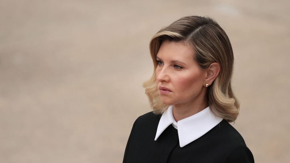 Ukrainian President Attends Wreath-Laying Ceremony At Tomb Of Unknown SoldierARLINGTON, VIRGINIA - SEPTEMBER 01: Olena Zelenska looks on as her husband, Ukrainian President Volodymyr Zelensky participates in an Armed Forces Full Honor Wreath Ceremony at the Tomb of the Unknown Soldier at Arlington National Cemetery on September 1, 2021 in Arlington, Virginia. President Zelensky will meet with U.S. President Joe Biden on later today at the White House. (Photo by Anna Moneymaker/Getty Images)Anna Moneymaker