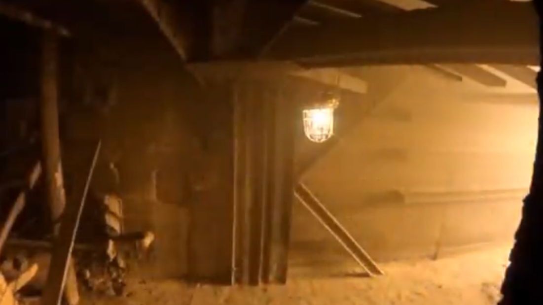 Szyb w kopalni sekundy przed wybuchem