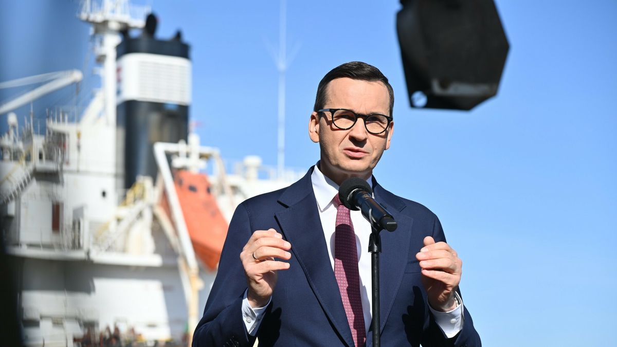Premier Mateusz Morawiecki w porcie w Gdyni
22.05.2023 Gdynia Port Wizyta premiera Mateusza Morawieckiego Fot. Wojciech Strozyk/REPORTER
N/z: Mateusz Morawiecki
Wojciech Strozyk/REPORTER