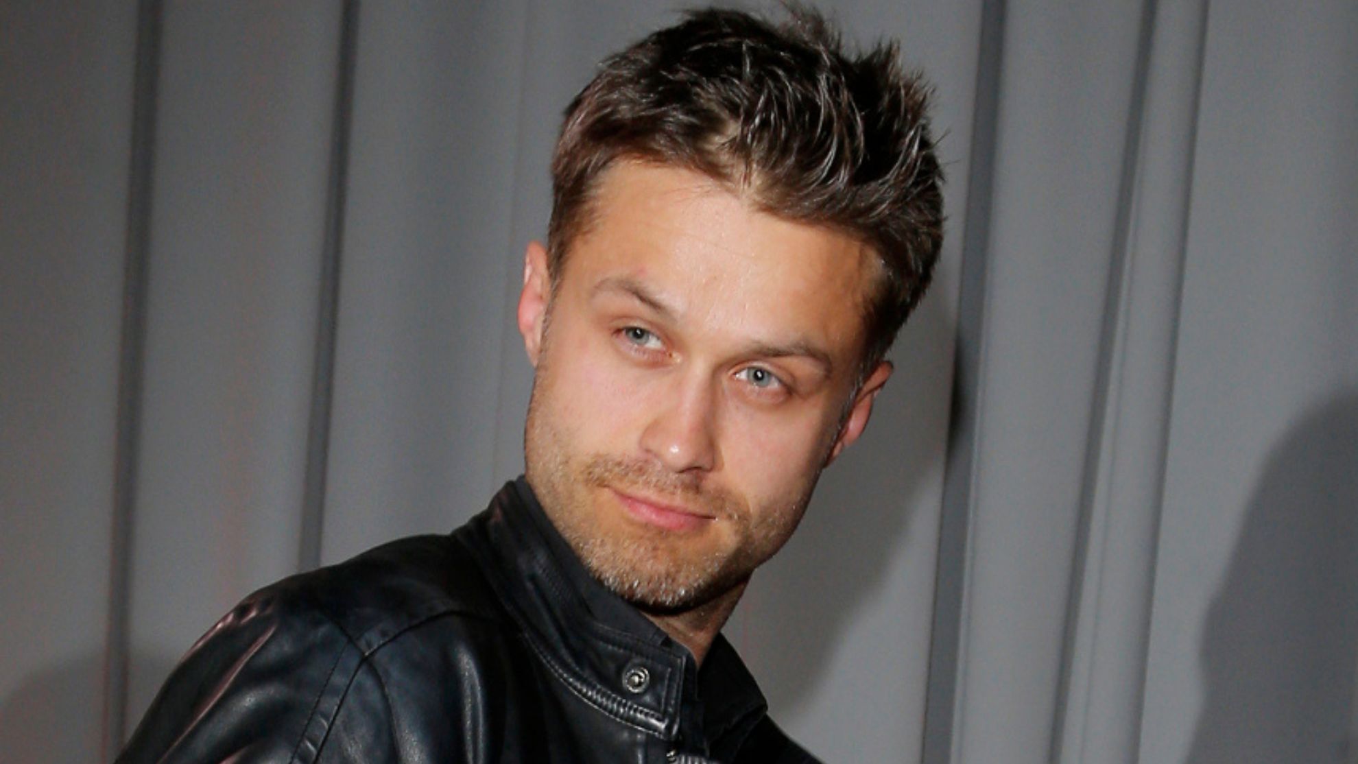 Maciej Zakościelny zaskoczył na premierze. Jest nie do poznania