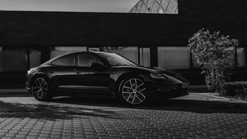 Porsche Taycan Black Edition – anatomia czerni