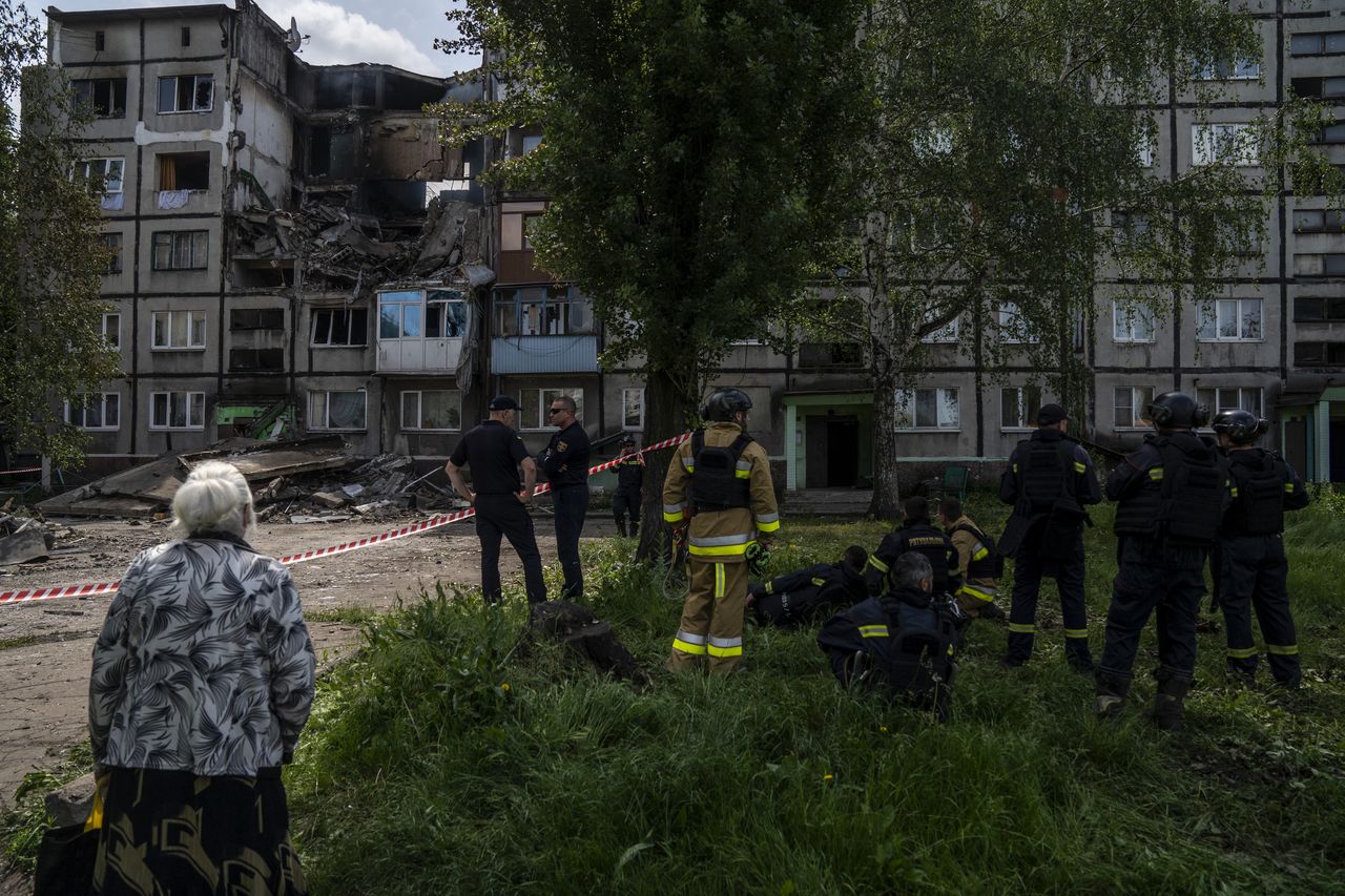 Russian attacks claim eight lives in southern Ukraine regions