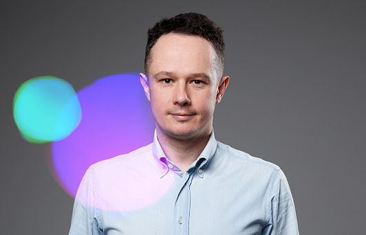 Maciej Sobieszek media strategy directorem w dentsu Polska