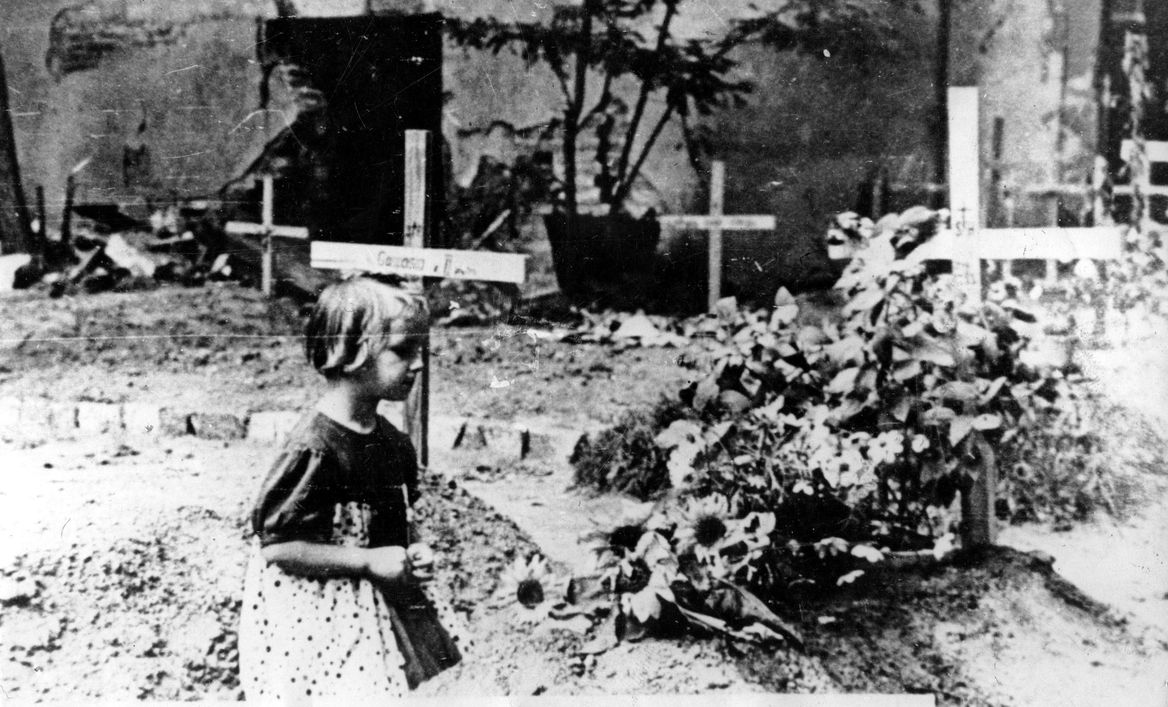 Wg. szacunków historyków, podczas powstania warszawskiego zginęło od 150 do 180 tys. cywilów