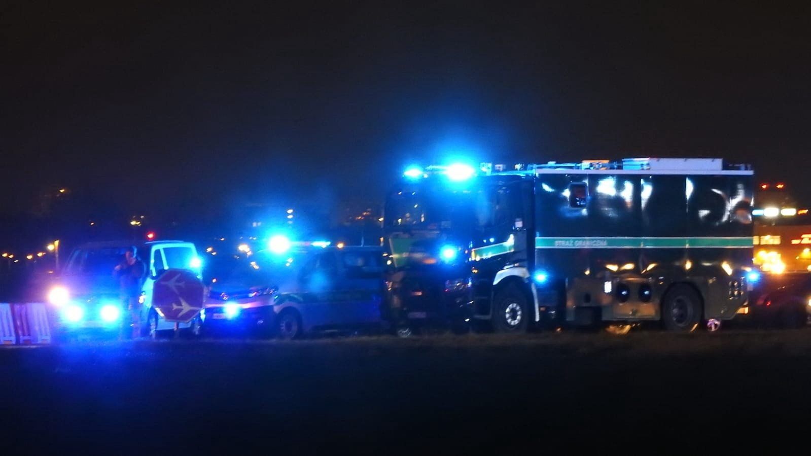 Akcja na płycie Lotniska Chopina po lądowaniu rejsu EK 177