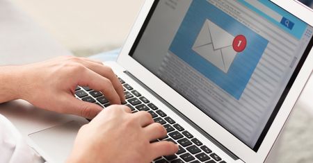 Ataki na skrzynki e-mail Polaków - oto, jak mogą wyglądać
