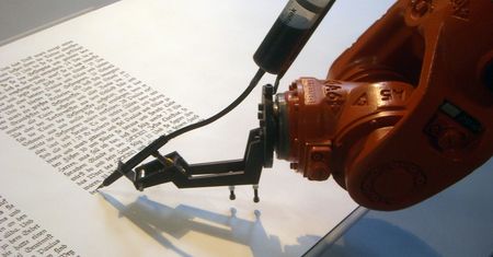 Robot piszący artykuły? Nie wierzmy dziennikarzom - to żadna nowość!