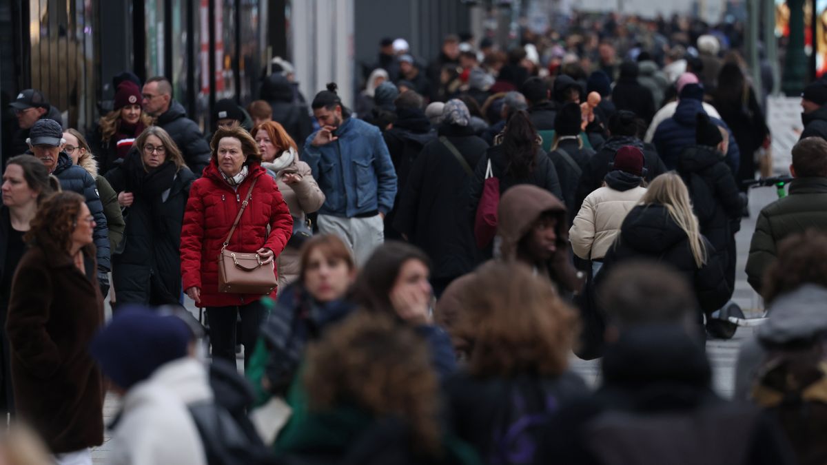 BERLIN, GERMANY - DECEMBER 13: People walk along Tauentzienstrasse shopping street on December 13, 2024 in Berlin, Germany. Christmas shopping in Berlin is well underway and retailers are hoping for a strong season. (Photo by Sean Gallup/Getty Images)