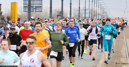 Półmaraton Warszawski. Utrudnienia dla pasażerów i kierowców