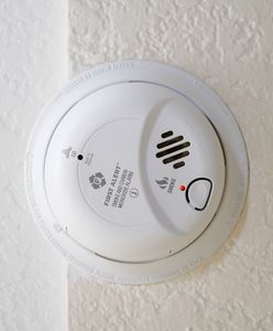 Sezon grzewczy. GIS ostrzega przed "cichym zabójcą"