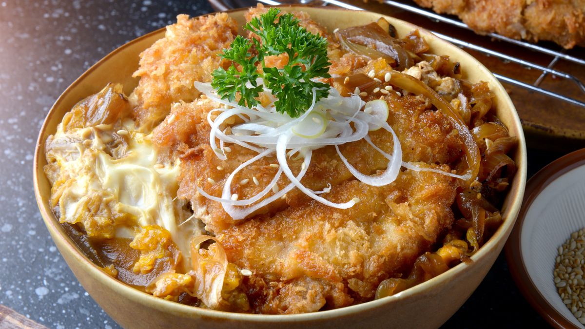 Katsudon to potrawa z kuchni japońskiej