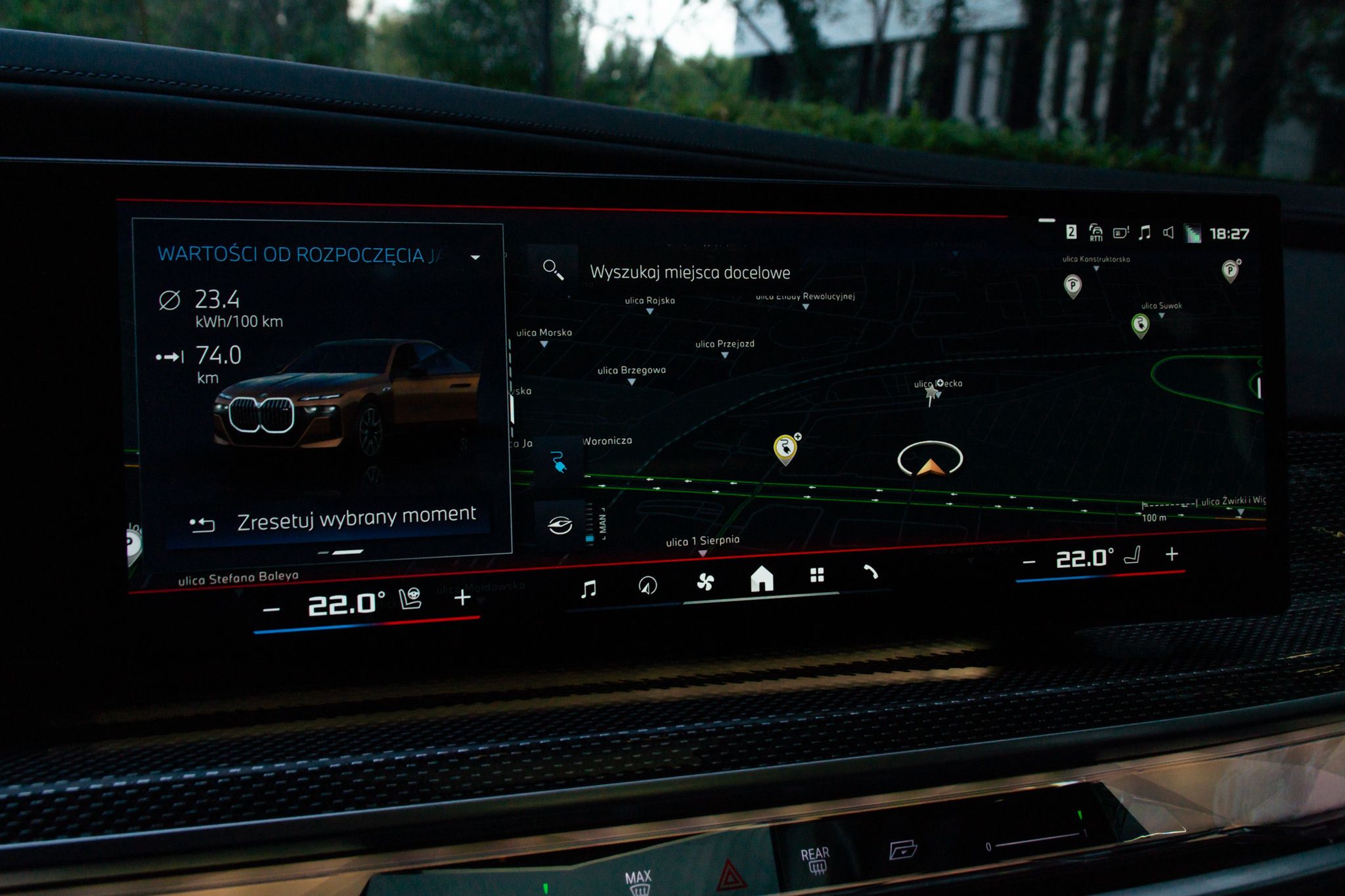 BMW i7 M70