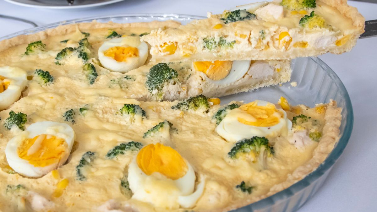 Tarta z jajkiem i brokułami