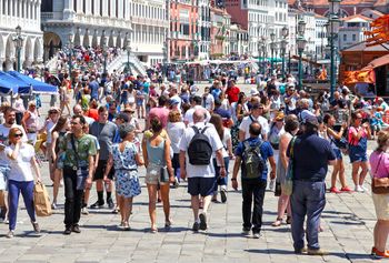 Turyści padają ofiarami. Pomysły oszustów są coraz sprytniejsze