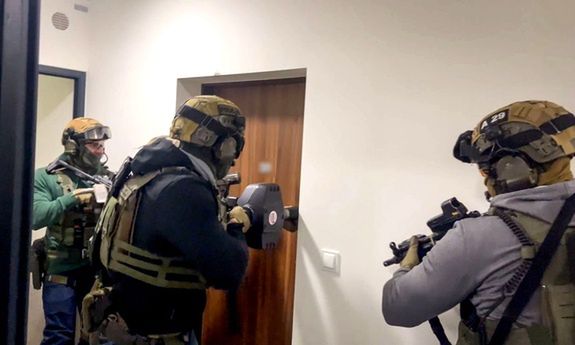 Rozbita zorganizowana grupa przestępcza zajmująca się stręczycielstwem o sutenerstwem