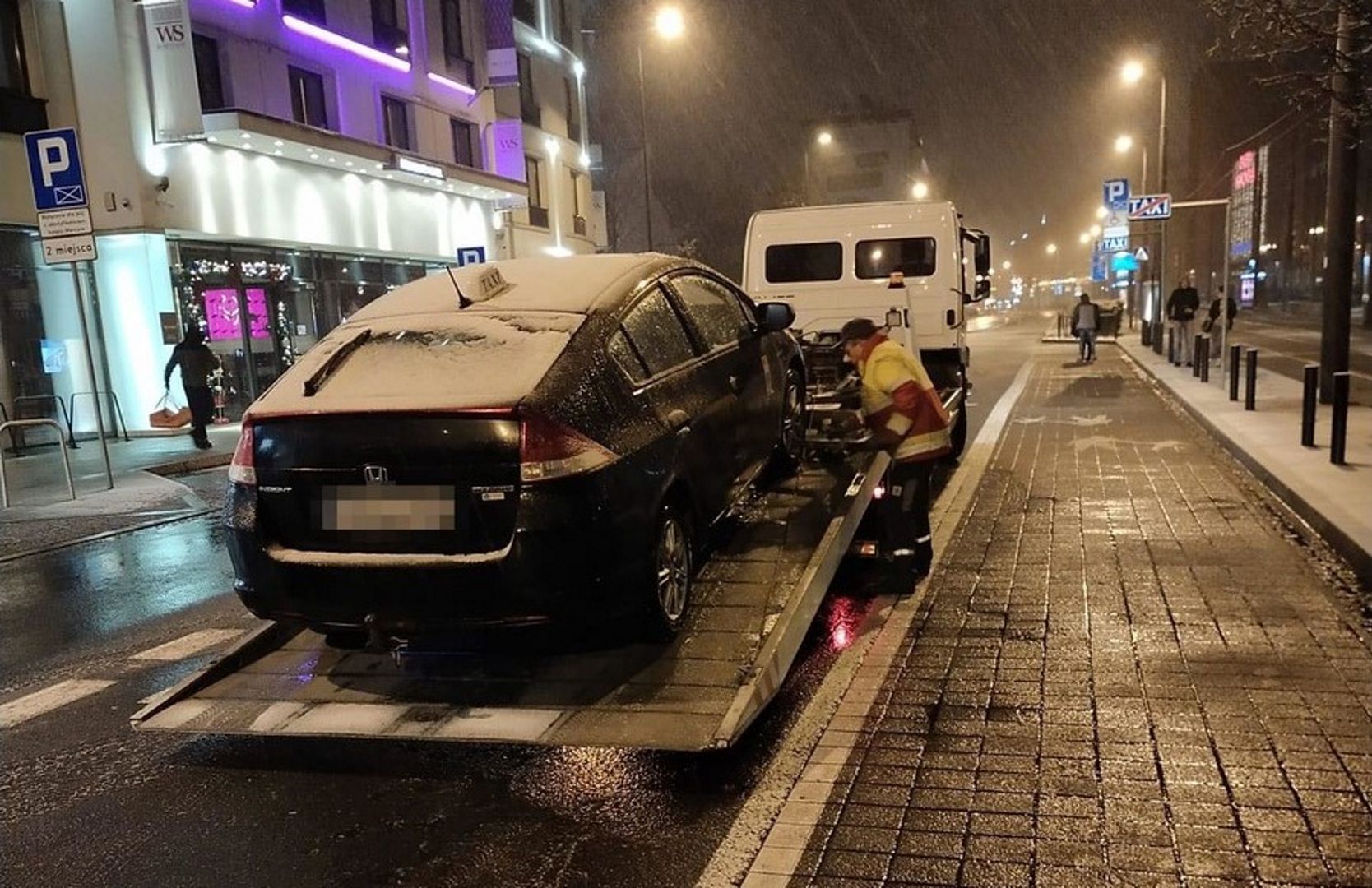 Kraków. Kierowca taksówki zaatakował nożem pasażerów