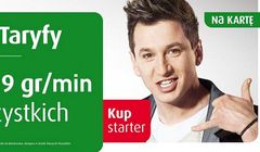 Maciek Rock jako „tani celebryta” reklamuje nowe taryfy w Plus na Kartę (wideo)