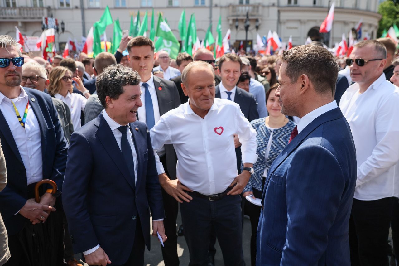 Tusk ostro o "zwykłych gangsterach". "Nie ma w tym słowa przesady"