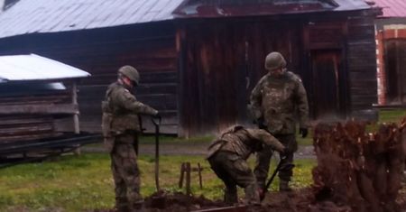 Robił porządki na działce. Kiedy ją znalazł, zaniemówił. Wezwano wojsko