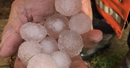 Grad wielkości piłek do golfa. Potworne nawałnice w Małopolsce