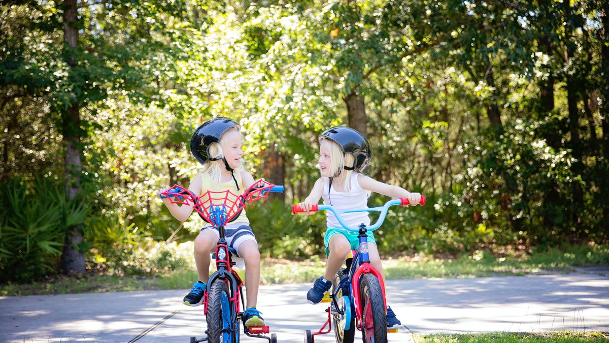 Każde dziecko na rowerze powinno mieć kask!
