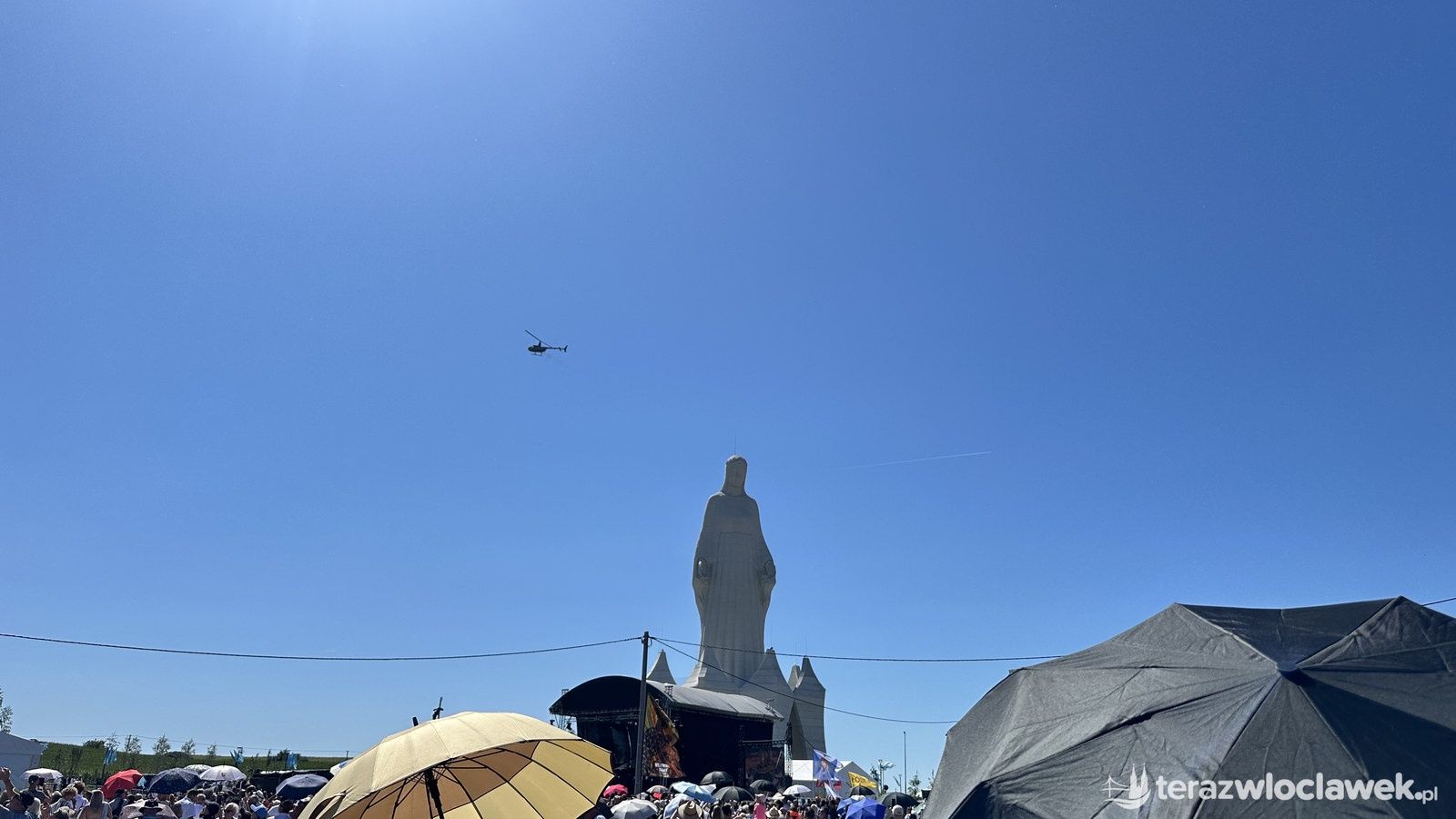 Poświęcono monumentalny pomnik Matki Bożej