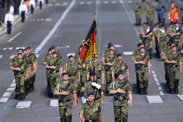 Skandal w niemieckiej armii. W koszarach znaleziono pamiątki po hitlerowskiej armii