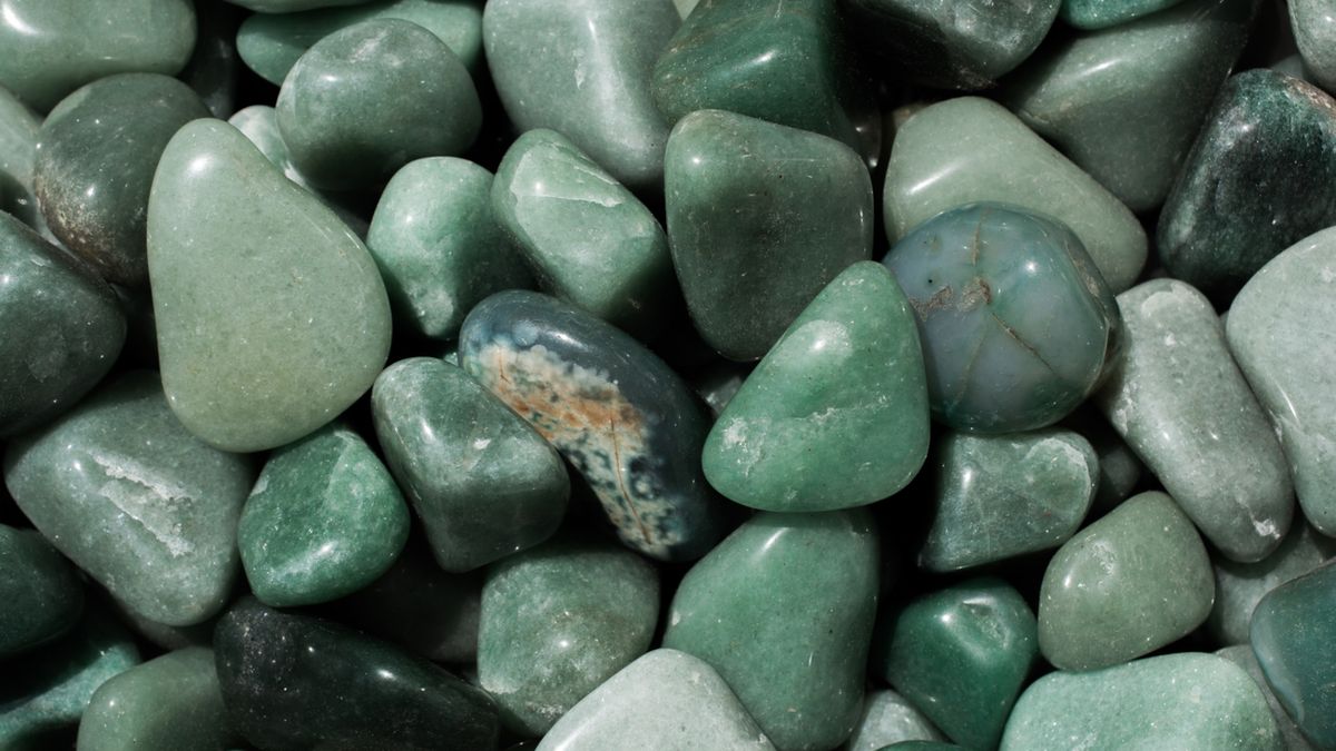 Awenturyn to jeden z najstarszych kamieni szlachetnych wykorzystywanych przez ludzi