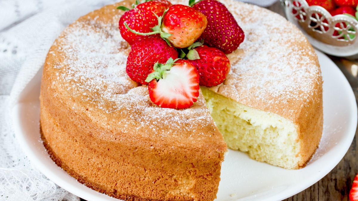 Puszysty biszkopt maderski