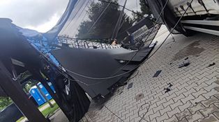 Potężny wiatr przewrócił scenę Freshland Festival. Organizatorzy: Gramy dalej!
