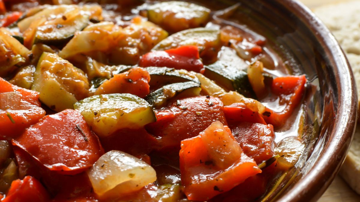 Kabaczek, papryka, cebula i marchew. Proste danie, którym nakarmisz całą rodzinę