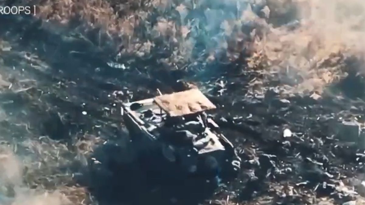 Rosyjski pojazd BMP-2 rozjechał własnych żołnierzy na polu walki