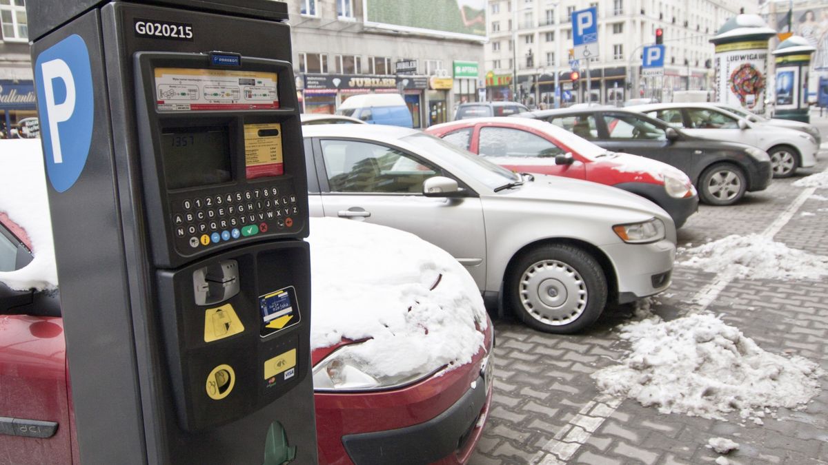 Od 7 stycznia 2020 roku w Warszawie trudniej będzie uniknąć mandatu za parkowanie bez opłaty.