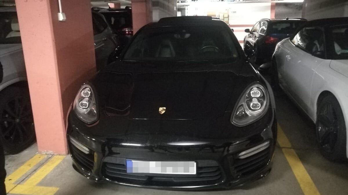 Skradzione w Lublinie porsche ukryte na podziemnym parkingu w Warszawie