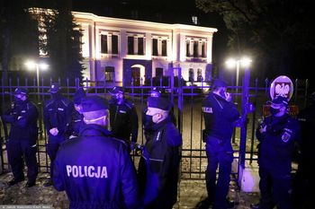 Zagrożenie przed budynkiem TK? Policja reaguje