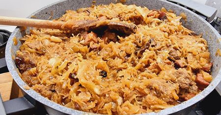 Prosty przepis na myśliwski bigos. Idealny na Święta