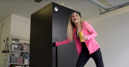 Lodówka w kształcie Xbox Series X, ta z memów, naprawdę istnieje