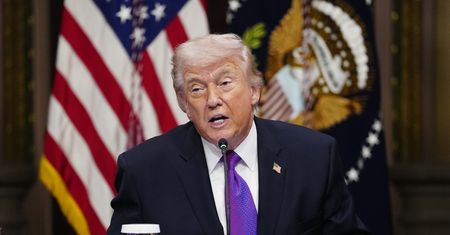 Trump o zniszczeniach w Iranie. "To skończy się, kiedy zechcę"