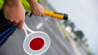 Rowerem po ekspresówce. Niecodzienna interwencja na S3 w Goleniowie