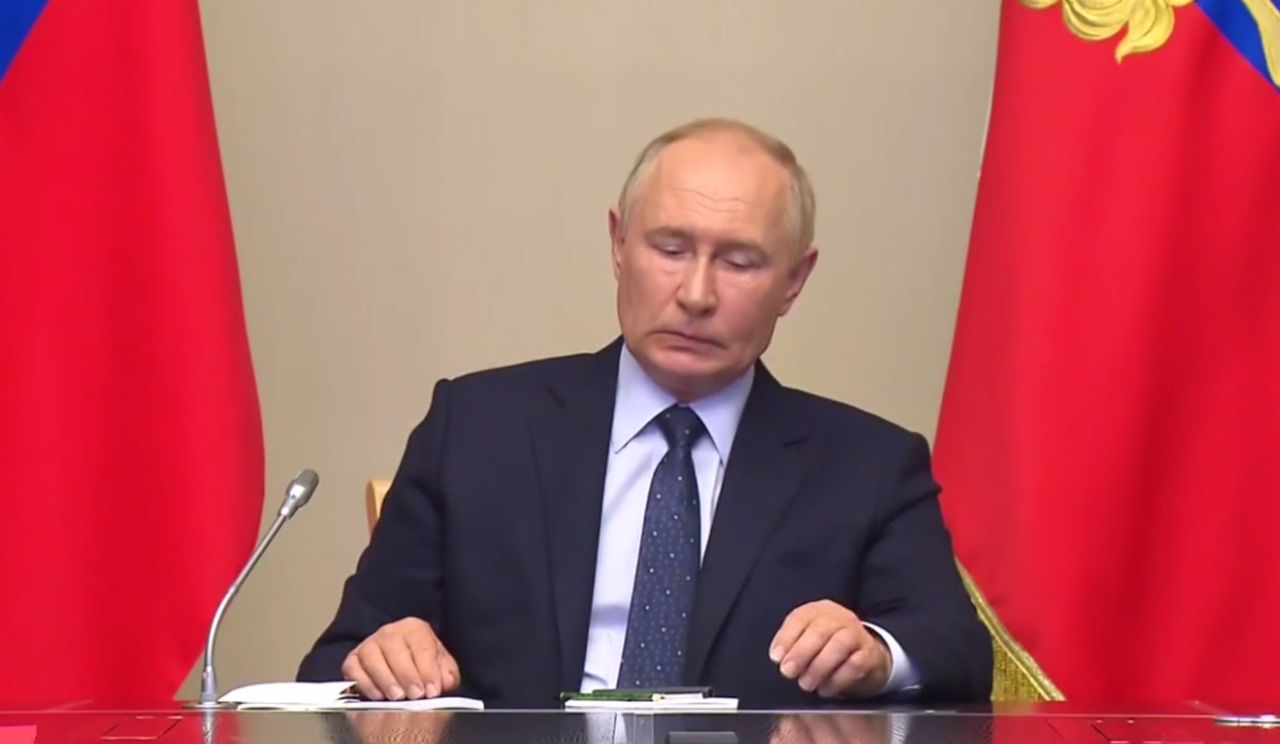 Vladimir Putin winced and sighed heavily as Valery Gerasimov reported the situation in the Kursk region.