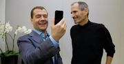 Miedwiediew dostał iPhone?a 4 od Jobsa!
