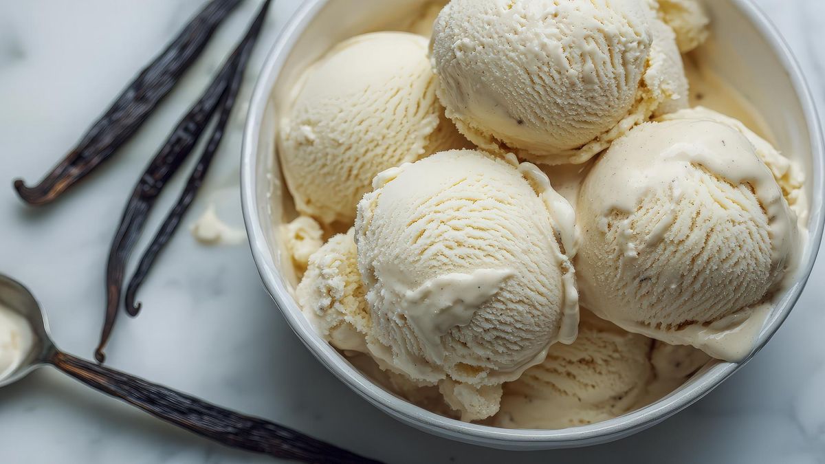 Domowe lody w miseczce