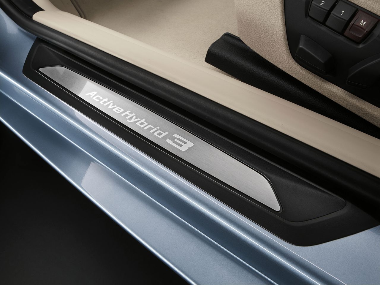 BMW ActiveHybrid 3: Entry sill (10/2011)