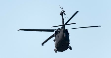 Kilkadziesiąt hektarów lasu w ogniu. Na pomoc wezwano Black Hawka