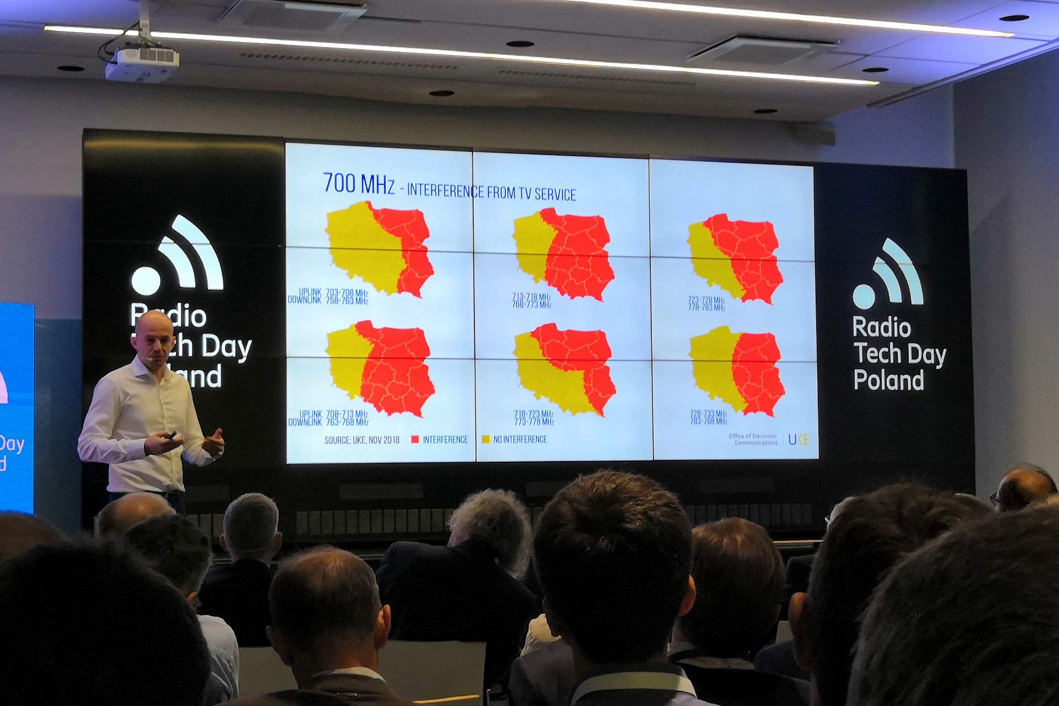 mapa interferencji w paśmie 700 MHz, prezentuje Marcin Cichy, prezes UKE