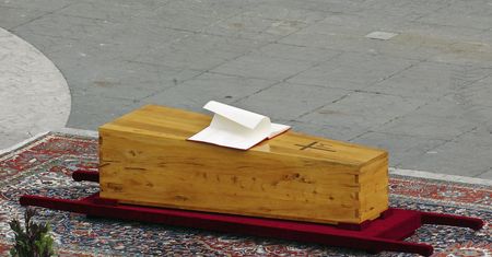 20 rocznica pogrzebu Jana Pawła II. Zgromadził miliony wiernych