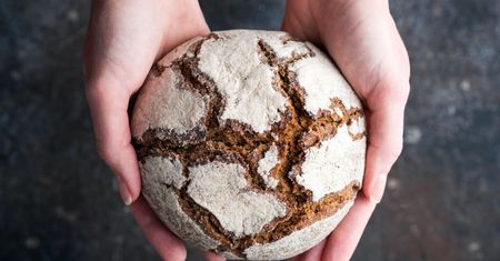 Najzdrowszy rodzaj chleba. Taki wybieraj na śniadanie